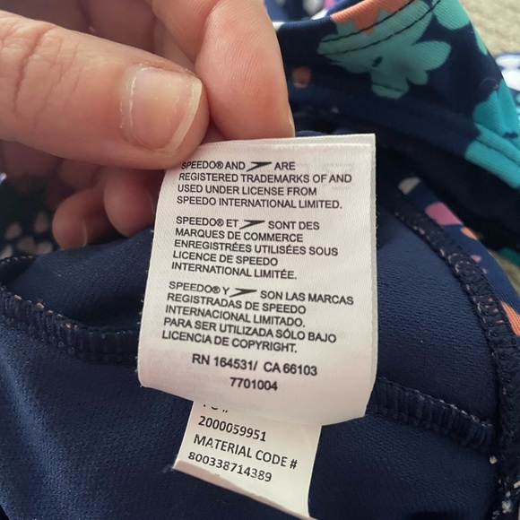 EUC Speedo Kids Navy and Floral Print One Piece Swimsuit Bathing suit swim sz10 - Picture 8 of 8